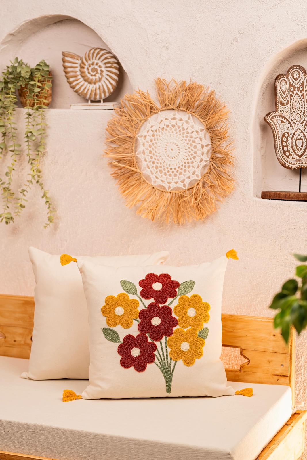 Ölçü: 50x50 cm
Kumaş: %100 Pamuk
Kumaş Özelliği: Yumuşak, hafif ve nefes alabilen doku
Kapanış Şekli: Gizli fermuarlı