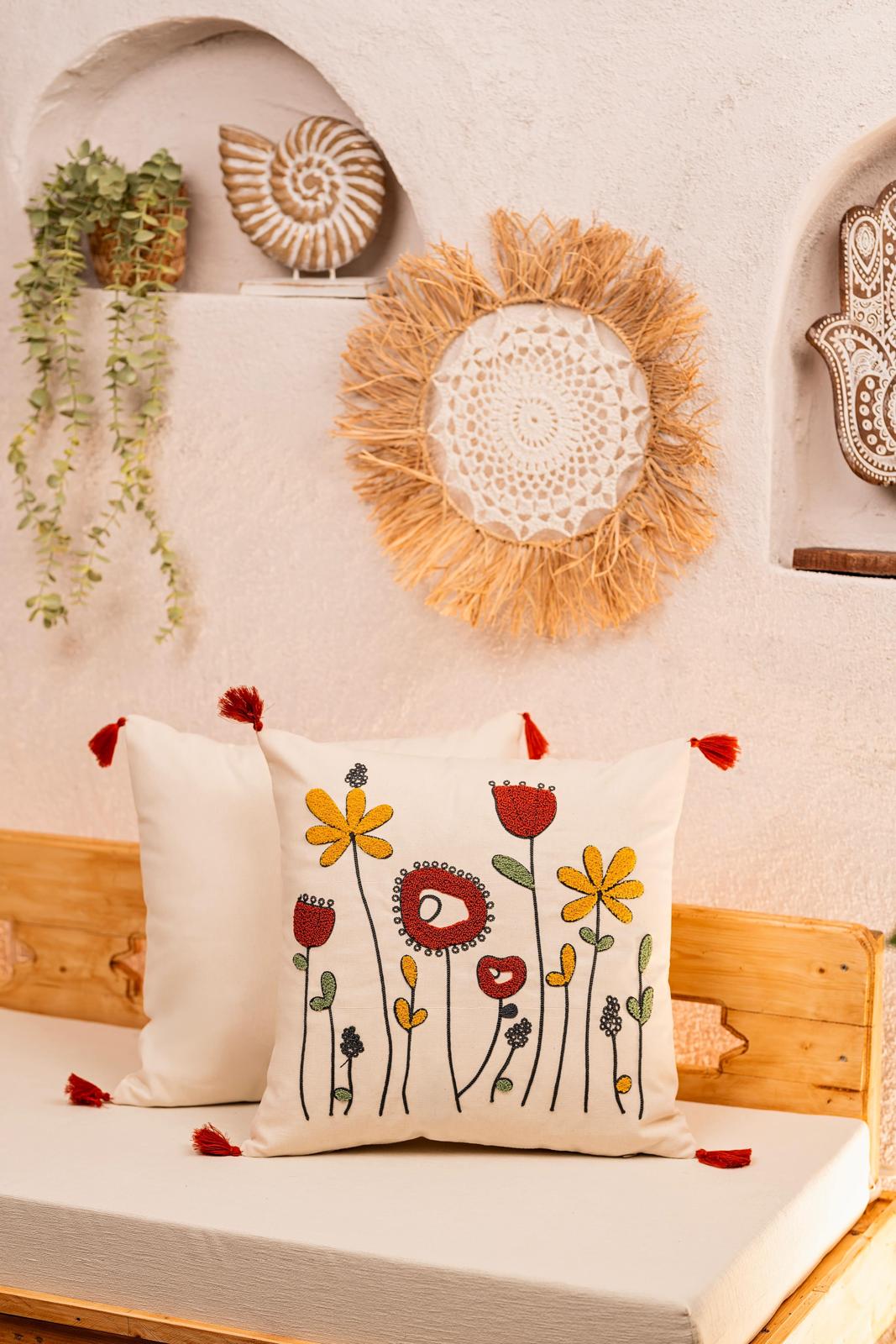 Ölçü: 50x50 cm
Kumaş: %100 Pamuk
Kumaş Özelliği: Yumuşak, hafif ve nefes alabilen doku
Kapanış Şekli: Gizli fermuarlı