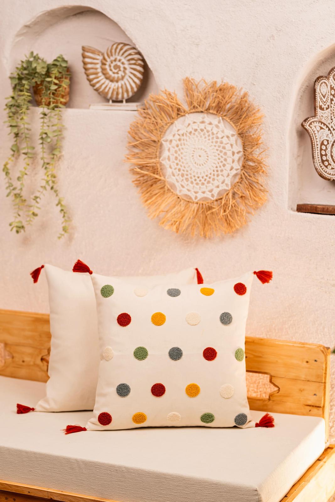 Ölçü: 50x50 cm
Kumaş: %100 Pamuk
Kumaş Özelliği: Yumuşak, hafif ve nefes alabilen doku
Kapanış Şekli: Gizli fermuarlı