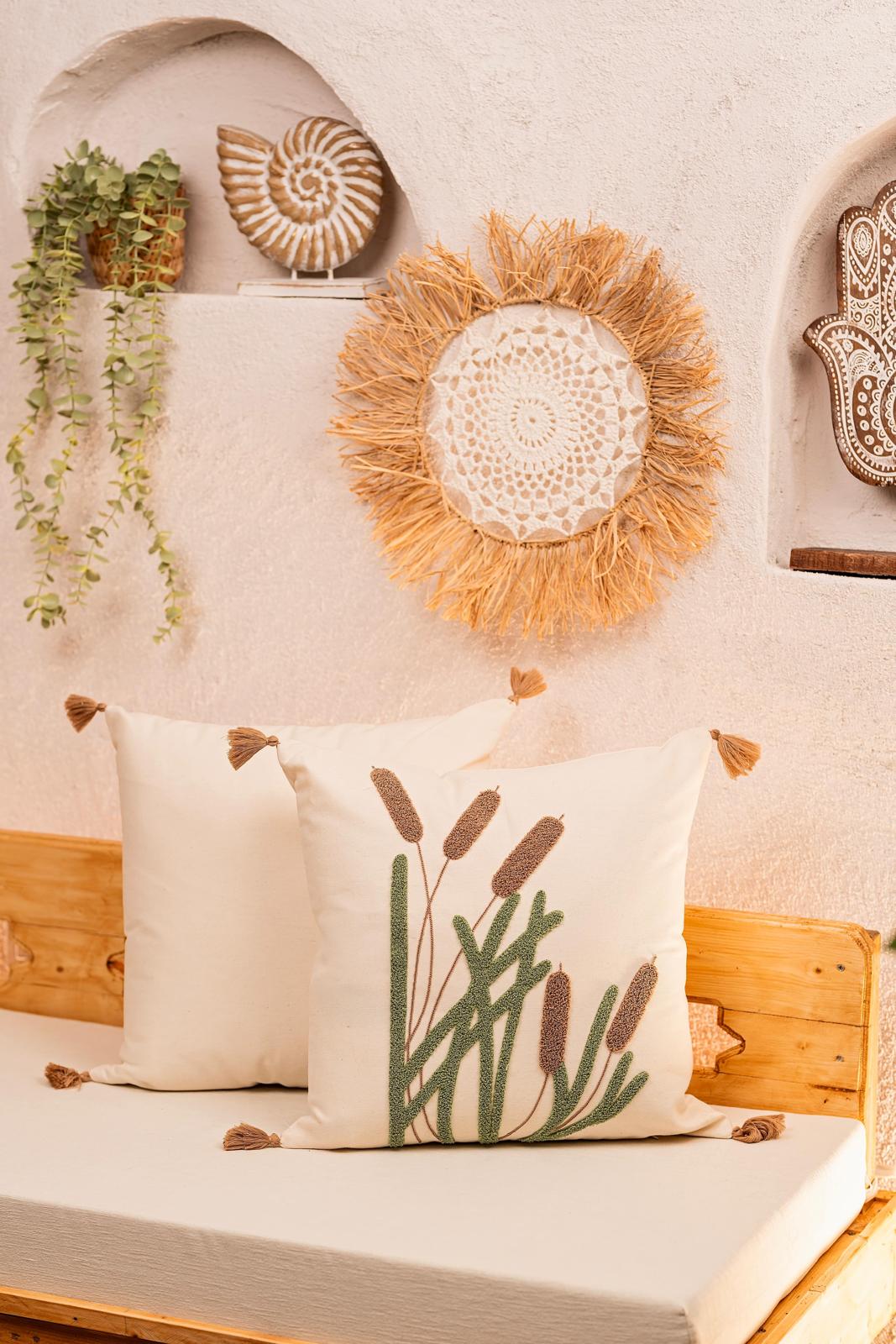 Ölçü: 50x50 cm
Kumaş: %100 Pamuk
Kumaş Özelliği: Yumuşak, hafif ve nefes alabilen doku
Kapanış Şekli: Gizli fermuarlı