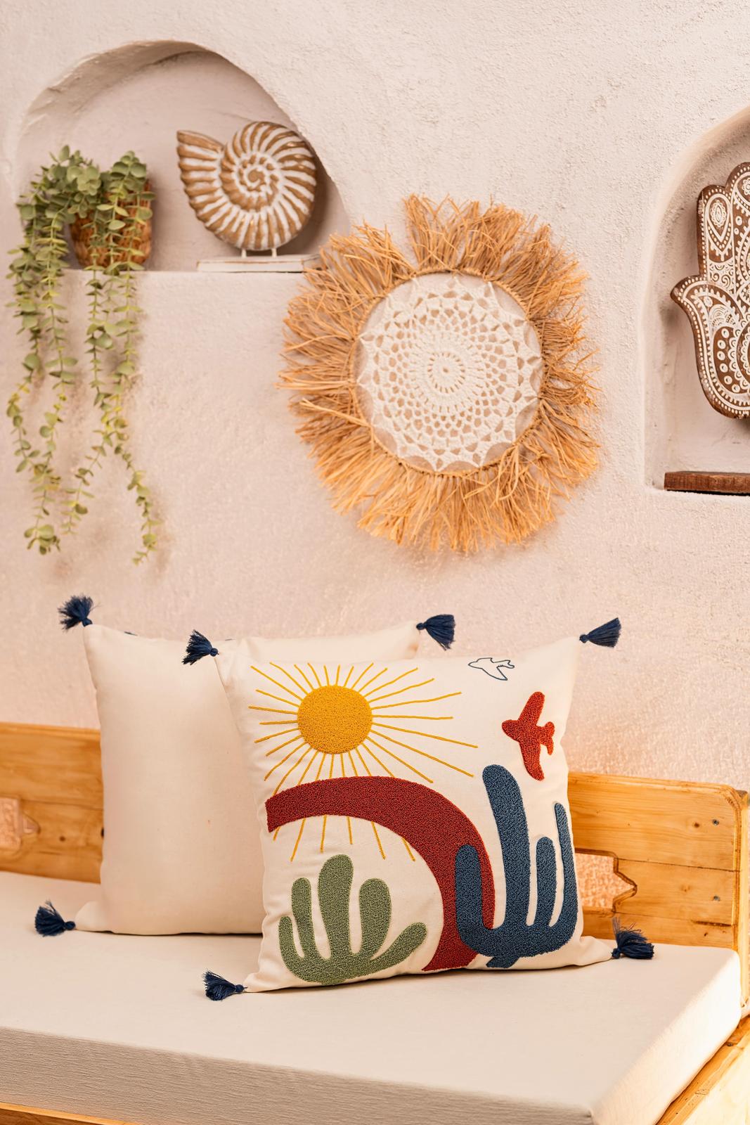 Ölçü: 50x50 cm
Kumaş: %100 Pamuk
Kumaş Özelliği: Yumuşak, hafif ve nefes alabilen doku
Kapanış Şekli: Gizli fermuarlı