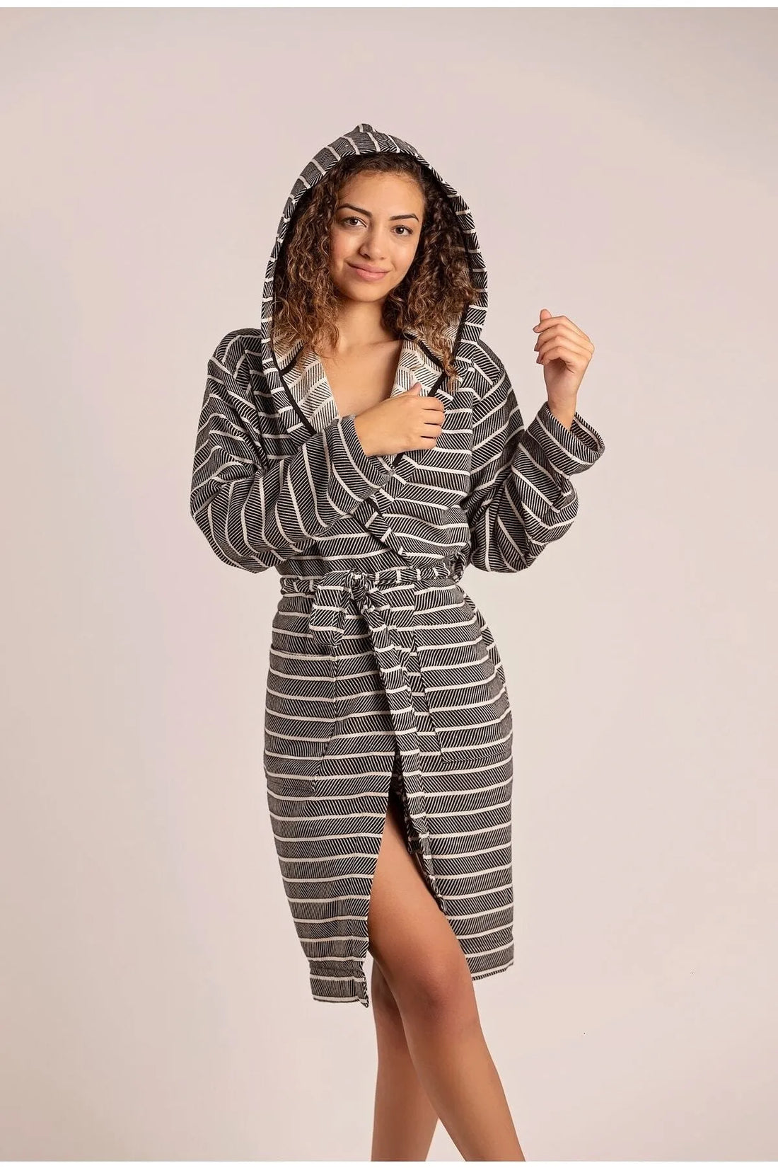 Materyal: %80 Pamuk, %20 Bambu
Beden Seçenekleri: S-M / L-XL
Nefes alabilir, hafif ve dayanıklı yapı