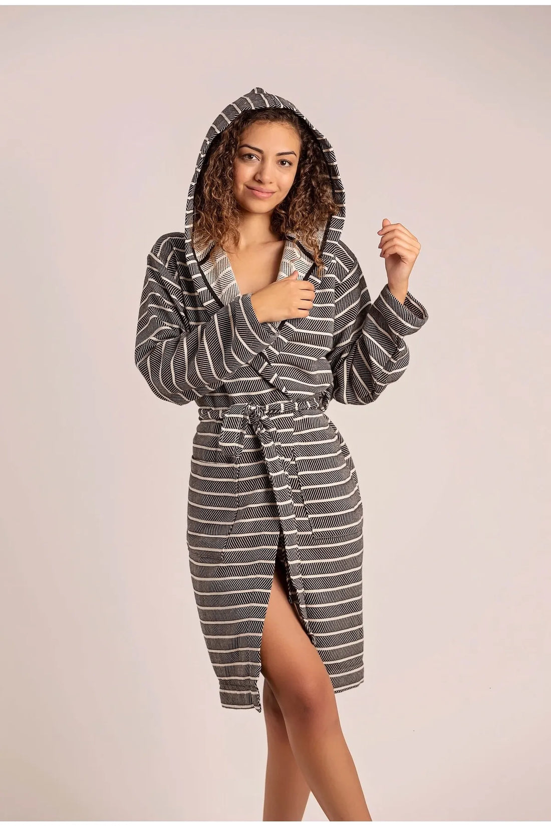 Materyal: %80 Pamuk, %20 Bambu
Beden Seçenekleri: S-M / L-XL
Nefes alabilir, hafif ve dayanıklı yapı