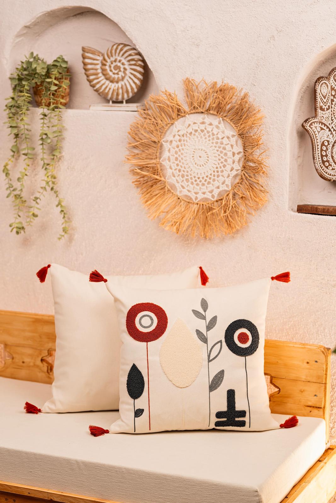 Ölçü: 50x50 cm
Kumaş: %100 Pamuk
Kumaş Özelliği: Yumuşak, hafif ve nefes alabilen doku
Kapanış Şekli: Gizli fermuarlı